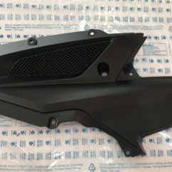 COMPLEMENTO TAPA LATERAL LADO IZQUIERDO BAJAJ PULSAR AS 150/200